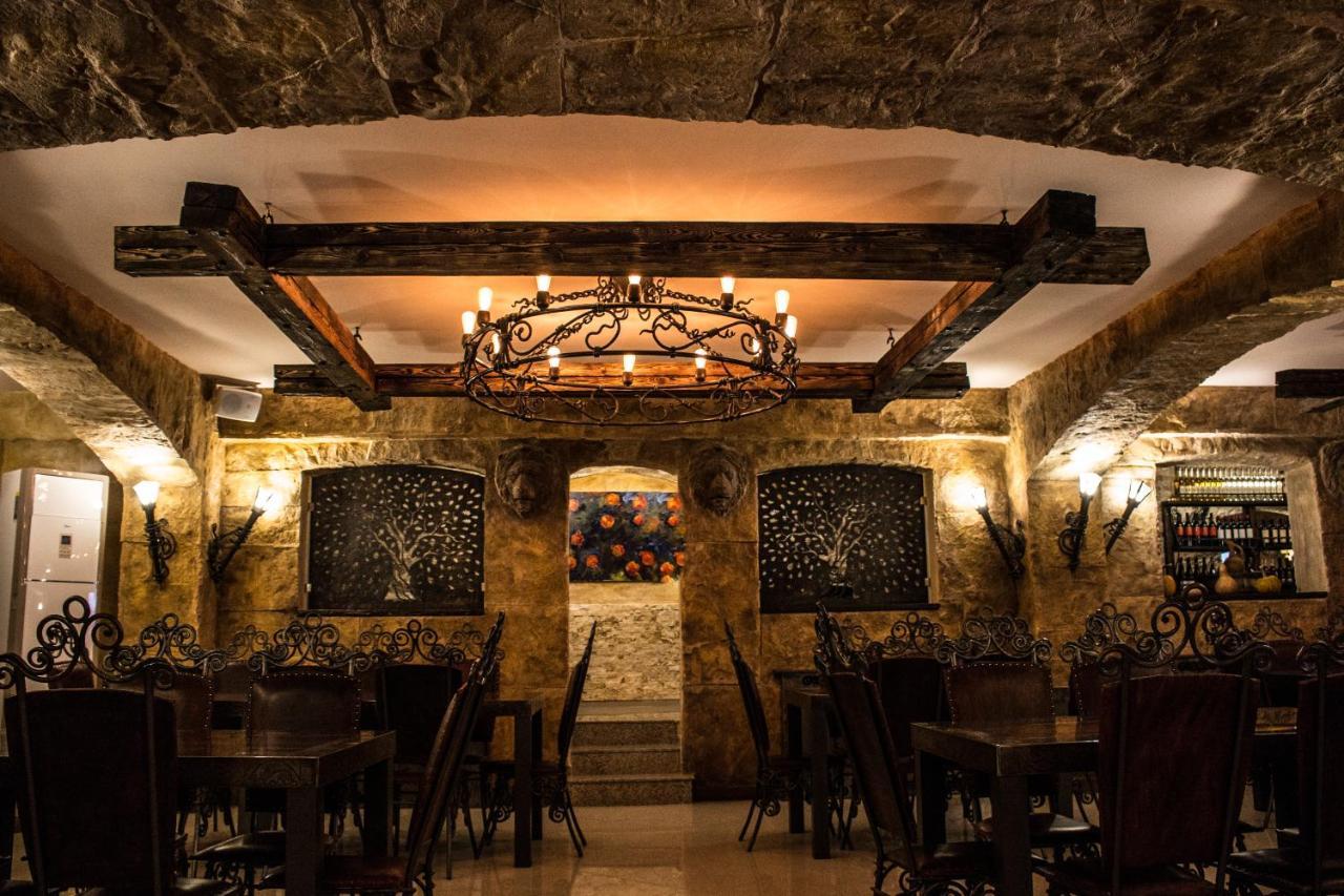 Bg Palace Hotel Tbilisi Buitenkant foto