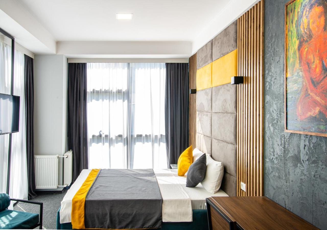 Bg Palace Hotel Tbilisi Buitenkant foto