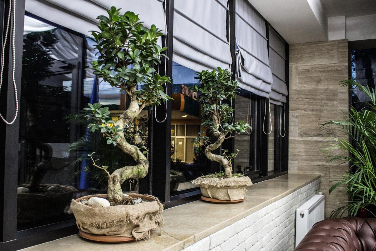 Bg Palace Hotel Tbilisi Buitenkant foto